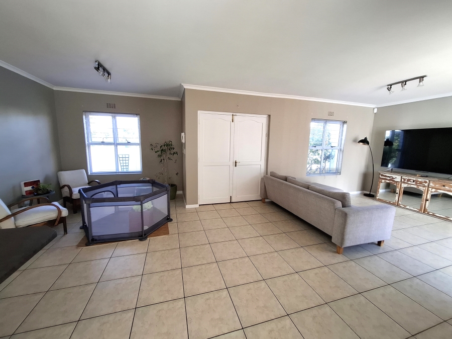 To Let 4 Bedroom Property for Rent in Sunningdale Western Cape